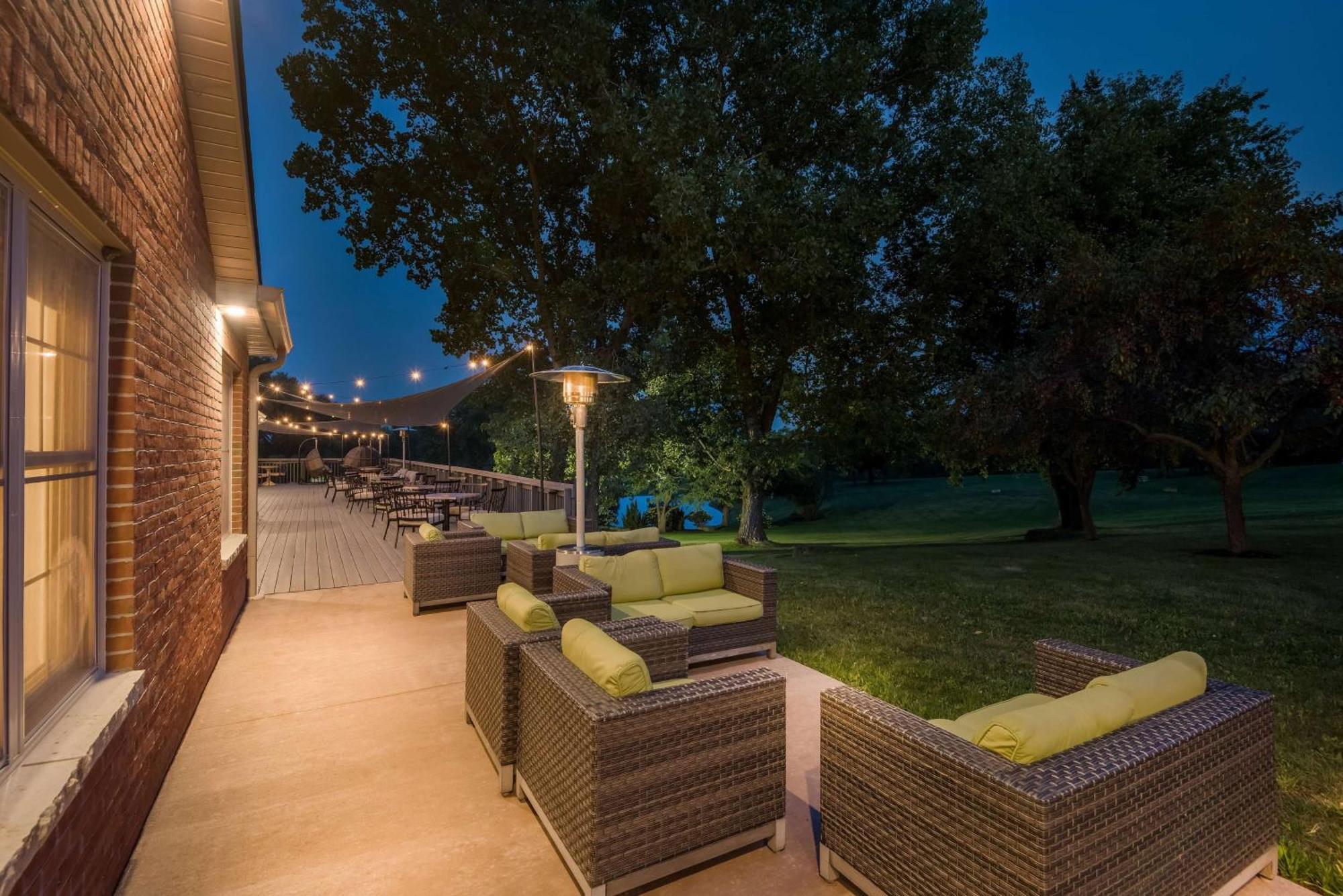 Wyndham Garden Galena Hotel & Day Spa Exterior photo